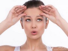 抬頭紋太重怎么辦？怎么消除抬頭紋？