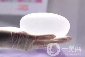 假體豐胸的*果能捏的出來(lái)嗎