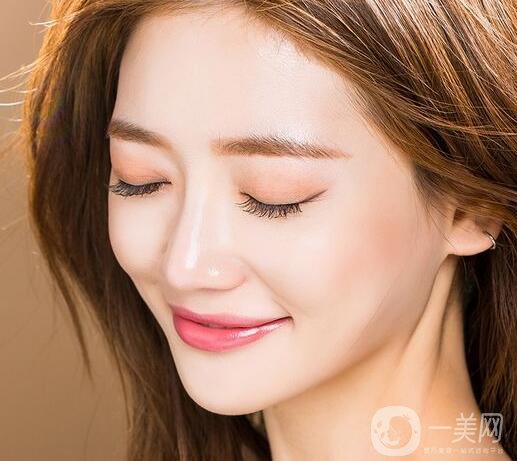 魚尾紋顯老 調(diào)節(jié)方法都有哪些呢？