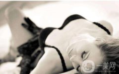 自體脂肪隆胸手術多少錢 *嗎？