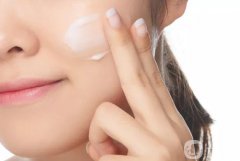 冬天到了，該如何護(hù)膚？這里有一些小建議