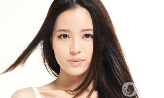 假體隆鼻整型術(shù)怎么樣 什么人不適合做假體隆鼻？