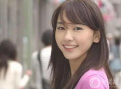女生初戀臉標(biāo)準(zhǔn)：看沒有整容的沈月和李蘭迪誰(shuí)更符合