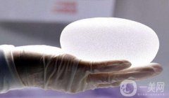 做隆胸手術(shù)疤痕 隆胸腋下瘢痕怎么去除?