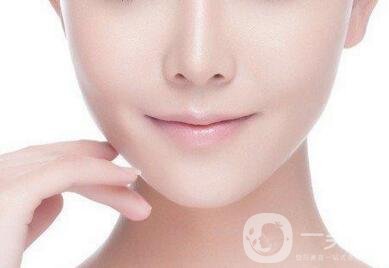 硅膠墊下巴要疼幾天？如何緩解這種疼痛感？