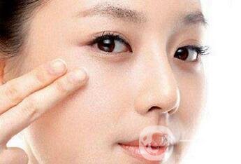 去除魚尾紋的方法有哪些？哪種方法比較好？