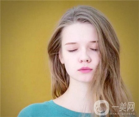 如何減少眼部皺紋？哪些方法比較*？