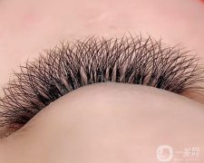 接睫毛之前需要先洗臉嗎?