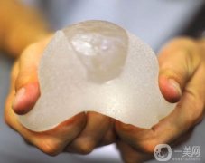 如何取出假體隆胸？隆胸假體術(shù)后應(yīng)該怎么保護(hù)？