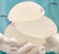 隆胸需要在床上躺多久？隆胸后怎么消除疤痕？