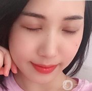 和醫(yī)生了解完之后，我就準(zhǔn)備要開(kāi)始手術(shù)啦，醫(yī)生根據(jù)我眼睛周圍的一些情況制