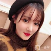 鼻子的形態(tài)很普通，我想讓自己的鼻子變得立體起來(lái)，所以我在考慮通過(guò)手術(shù)的