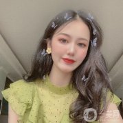 閨蜜看見我整天郁悶的樣子，就建議我去醫(yī)院做熱瑪吉手術，還給我推薦了做手