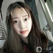 經(jīng)常的熬夜加班，真的使人更加的衰老，這使得自己30多歲黑眼圈就特別的重