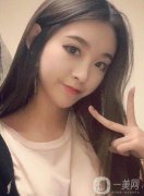 今天化了一個(gè)美美的妝，腫脹已經(jīng)基本消失了，恢復(fù)的不錯(cuò)