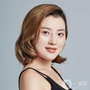 做完隆鼻手術(shù)已經(jīng)有一個(gè)月的時(shí)間了，今天我去醫(yī)院進(jìn)行了復(fù)查，醫(yī)生說我的鼻