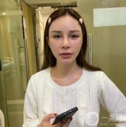 激光調(diào)節(jié)后恢復(fù)過(guò)程也是至關(guān)重要的，因?yàn)閯傋鐾暾{(diào)節(jié)，臉部的角質(zhì)層會(huì)變薄