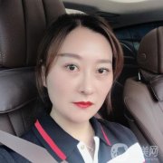 做完拉皮手術(shù)已經(jīng)有兩天的時(shí)間了?，F(xiàn)在的我還在醫(yī)院里，醫(yī)生已經(jīng)給我換上了