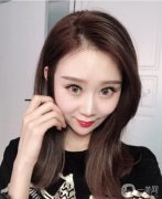 第7天終于可以拆線了，拆線后發(fā)現(xiàn)鼻子不僅變小了，也不臃腫了