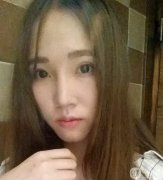 玻尿酸以前為了有一個(gè)高鼻梁做過幾次，但是玻尿酸做的更多，鼻梁變得這么寬