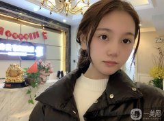 經(jīng)過長時間的掙扎，我看到身邊的同事都在做吸臉，變化很大