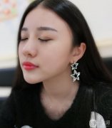 因為我的臉不是很立體，醫(yī)生也建議我在打填一個玻尿酸