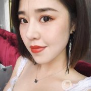 其實(shí)在當(dāng)下注射玻尿酸是一個(gè)特別常見的美容調(diào)節(jié)，主要是痛苦小，而且恢復(fù)起
