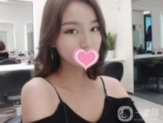 看著同事整容后變漂亮，我越來越覺得自己也該整容了，于是上網(wǎng)查了整雙眼皮