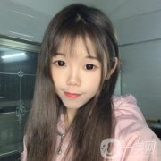 現(xiàn)在感覺臉有點(diǎn)暗沉，有點(diǎn)痘痘，很苦惱