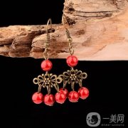 不同風(fēng)格耳釘?shù)钠放七x擇！注意耳釘?shù)馁|(zhì)量和舒適度！