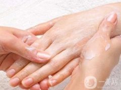 手部皮膚粗糙的改良方法：護(hù)手霜與日常保護(hù)