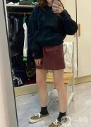 女生穿衛(wèi)衣如何搭配裙子？—打造時尚又炫酷的風(fēng)格