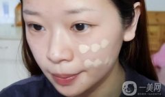 粉底是化妝的哪一個(gè)步驟？