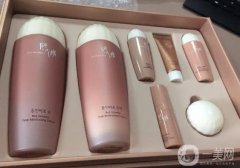 彤人秘潤(rùn)套盒：春日護(hù)膚新寵，重拾肌膚水潤(rùn)光澤
