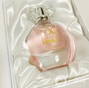 網(wǎng)購(gòu)香水怎么挑？火眼金睛幫你辨真?zhèn)?></a>
                            <div   id=