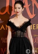 劉亦菲《花木蘭》試映會甜美亮相，顏值回擊國外媒體質(zhì)疑
