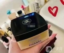 節(jié)后護(hù)膚全攻略：頸部護(hù)理的重要性與香奈兒奢華精萃美頸潤體霜的魔力