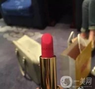 紅色系口紅：經(jīng)典與新潮的碰撞，總有一抹紅適合你