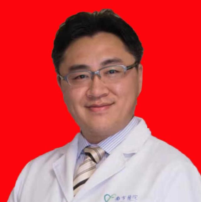 廣州隆胸專家前十名_top10強(qiáng)排名一覽表！陳其慶、馮傳波公立醫(yī)生居榜三甲