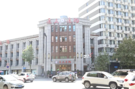 成都隆鼻醫(yī)院排行榜前五：醫(yī)大、軍大、藝星、八大處！實力值得信賴！