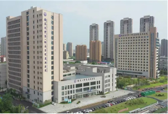 南昌大學(xué)附一院.jpg
